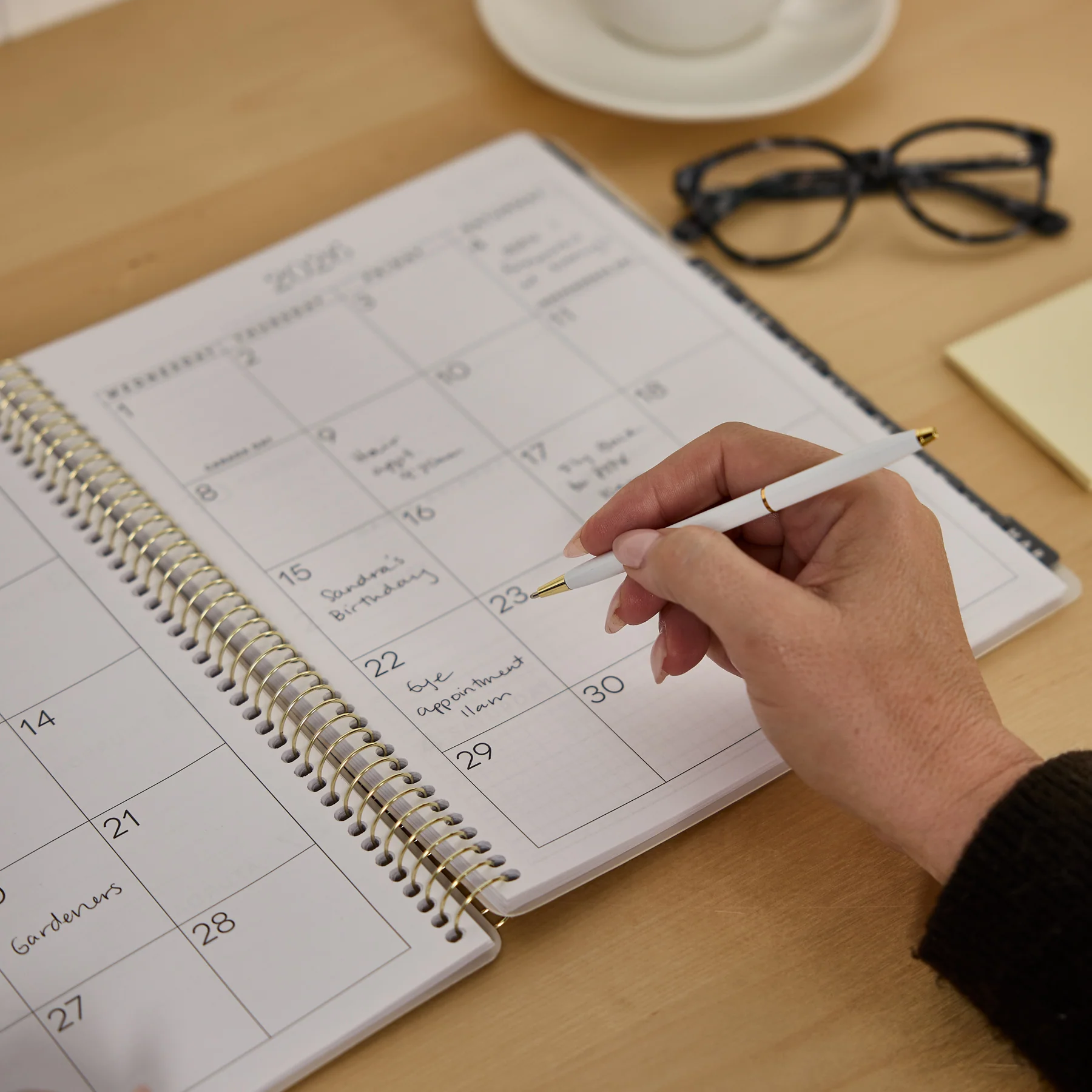 2026–2027 GO BIG Minimalist Dot Large Print Spiral Planner - Large Dashboard Layout - 15 Months - Image 4